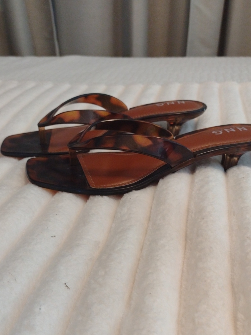 Tortoise Jelly Kitten Heel Women's 8 Thong Flip Flop Slide Sandal